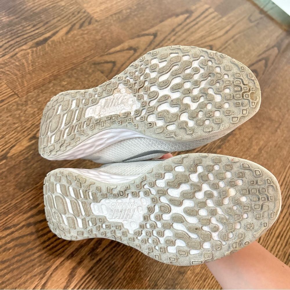 Nike Solid White Running Athletic Tennishoes - image 4